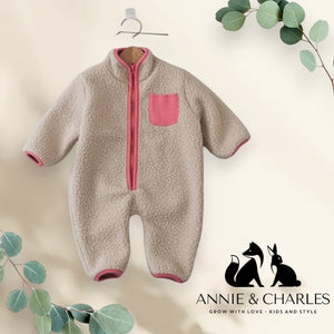 Annie & Charles® Fleece Anzug